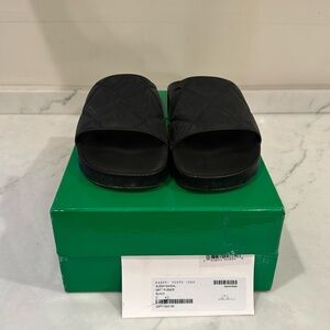 BOTTEGA VENETA Black Rubber Slider Sandals black size 40